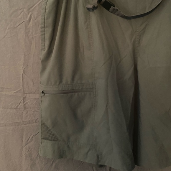 Columbia Gray Shorts; XXL - Picture 2 of 9